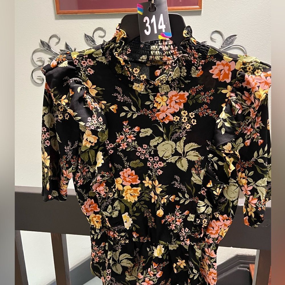 NWOT Sugar Lips Bright Floral & Ruffled Top Size XS #314